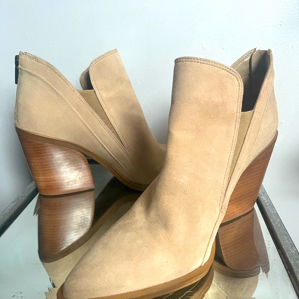 Vince Camuto Women's Gradina Stacked Heel Bootie Ankle Boot. Never worn.